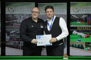 Dylan Rees presents Dylan Kelly with his certificate at the 2025 Irish Open