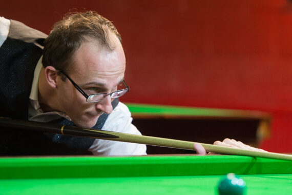 Photo of Daniel Blunn playing snooker