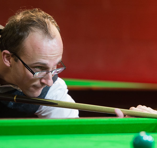 Photo of Daniel Blunn playing snooker