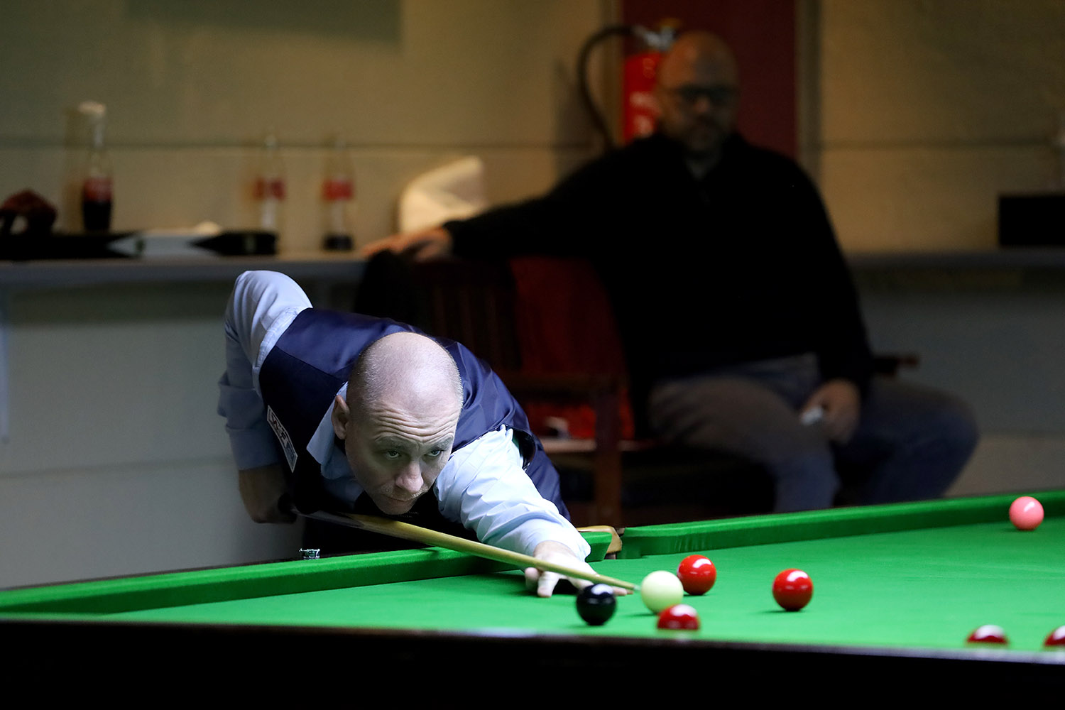 Dave Bolton plays snooker shot