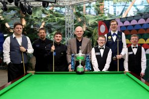 Stuart Bingham poses with the players on World Disability Snooker Day