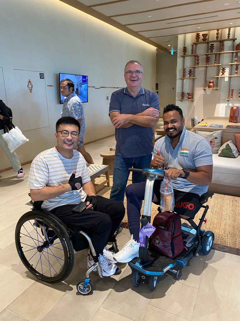 Nigel Mawer, Da Chen and Lokesh Gajendra smiling