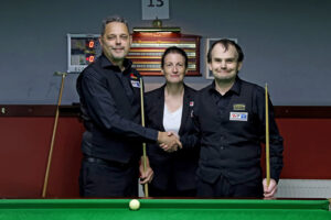 David Moritz and Alastair Kay shake hands before their final