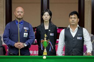 Yannick Piscador and Zhang Zhongqiang pose before their final match