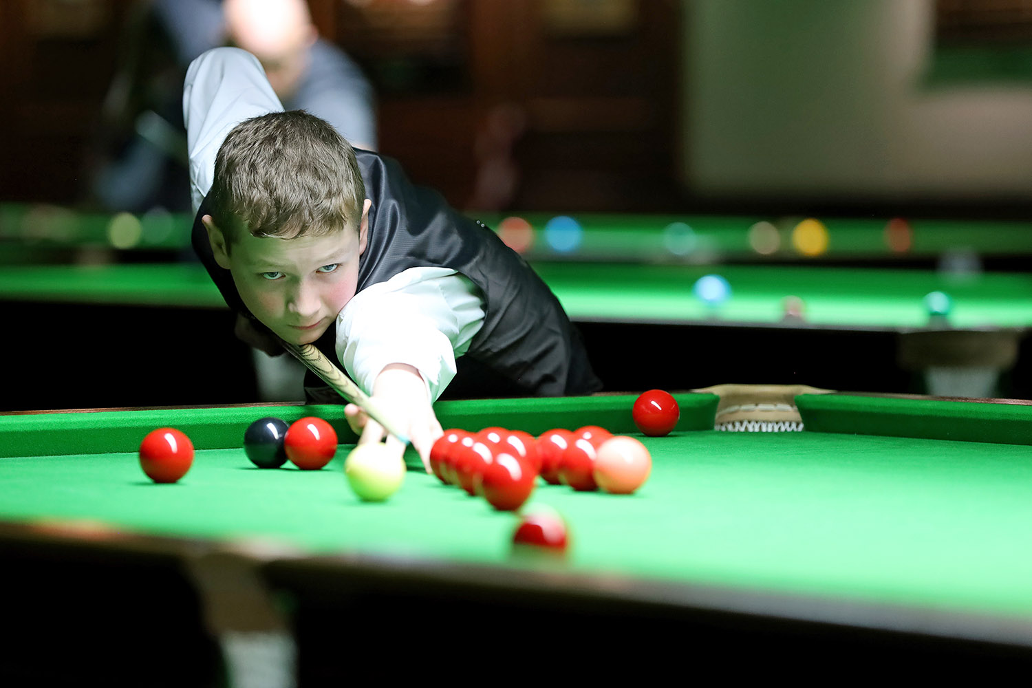 Christopher Woodward plays snooker shot